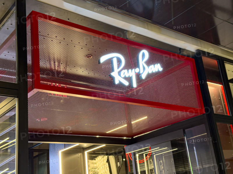 Ray Ban retail store, exterior detail, The Shops and Restaurants at Hudson Yards, 20 Hudson Yards, Hudson Yards, Manhattan, New York City, New York, USA