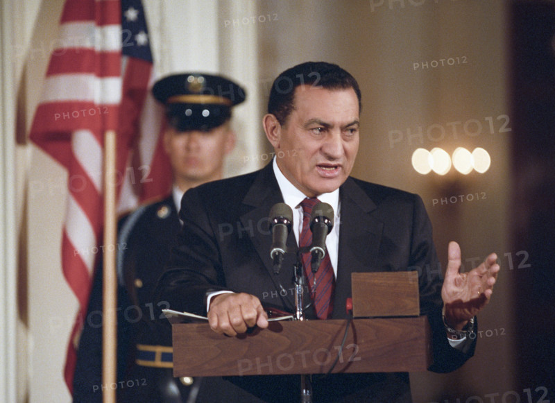 Egyptian President Hosni Mubarak during press conference in the East Room of the White House, Washington, D.C., USA, Bob McNeely, White House Photographer, April 6, 1993