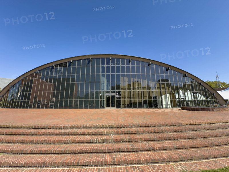 Kresge Auditorium, building exterior, Massachusetts Institute of Technology, MIT Building W16, 48 Massachusetts Avenue, Cambridge, Massachusetts, USA