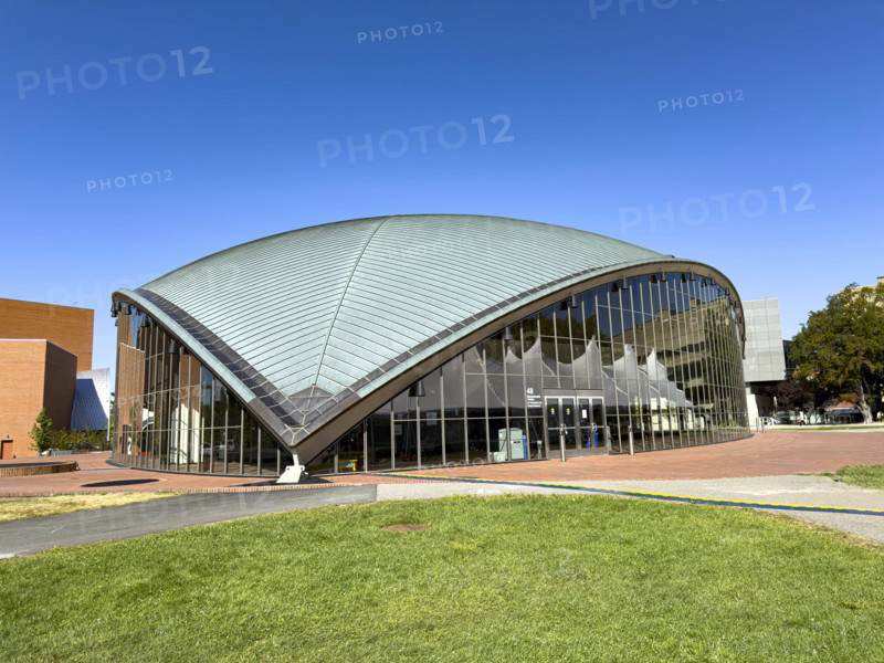 Kresge Auditorium, building exterior, Massachusetts Institute of Technology, MIT Building W16, 48 Massachusetts Avenue, Cambridge, Massachusetts, USA