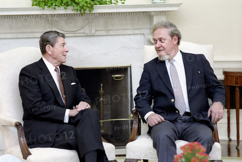 U.S. President Ronald Reagan meeting with Judge Robert Bork in the White House Oval Office, Washington, D.C., USA, President Ronald Reagan White House Photographic Office, July 1, 1987