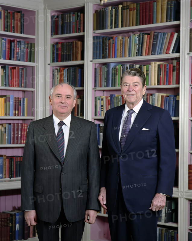 U.S. President Ronald Reagan and Soviet General Secretary Mikhail Gorbachev in the White House Library, Washington, D.C., USA, President Ronald Reagan White House Photographic Office, December 8, 1987