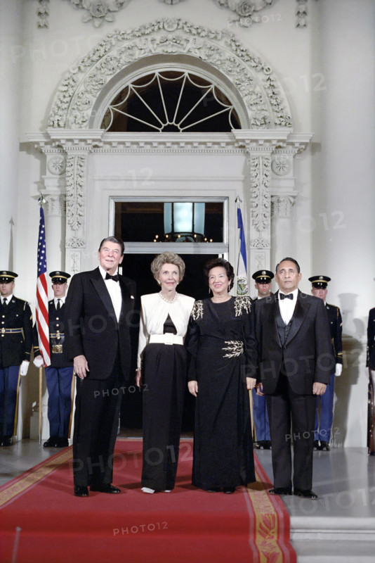 U.S. President Ronald Reagan U.S. First Lady Nancy Reagan, Ines Durán de Duarte and President of El Salvador Jose Napoleon Duarte on the White House North Portico before state dinner, Washington, D.C., USA, President Ronald Reagan White House Photographic Office, OPctober 14, 1987