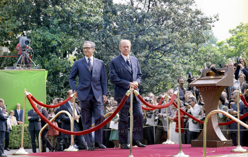 U.S. President Gerald R. Ford and Shah Mohammad Reza Pahlavi of Iran on podium during state arrival ceremony, White House South Lawn, Washington, D.C., USA, Gerald R. Ford White House Photographs, May 15, 1975