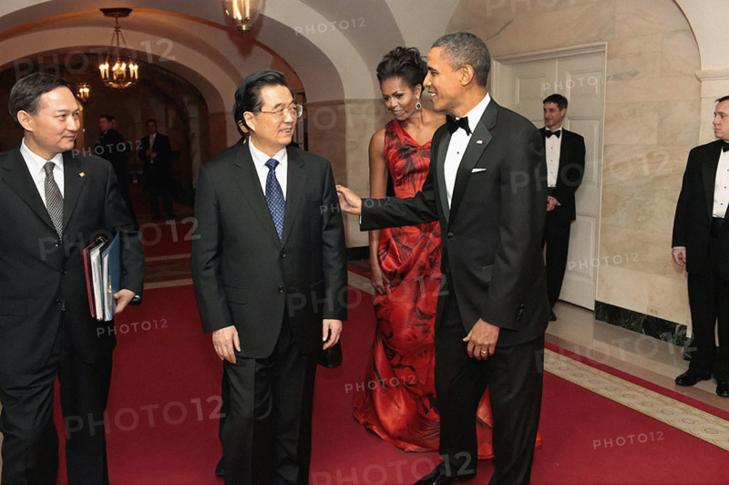U.S. President Barack Obama and U.S. First Lady Michelle Obama saying goodbye to President Hu Jintao of China in the White House Diplomatic Reception Room at conclusion of State Dinner, Washington, D.C., USA,  Pete Souza, Office of White House Photography Office, January 19, 2011
