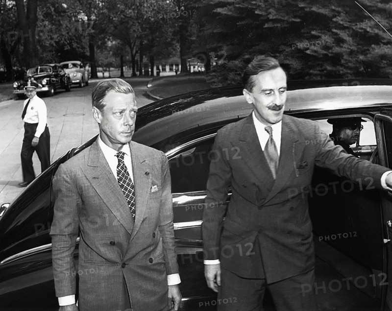 Duke of Windsor, formerly King Edward VIII, and British diplomat Sir John Balfour arriving at White House on the date of the announcement of the Japanese surrender ending World War II, Washington, D.C., USA, Abbie Rowe, National Parks Service, Harry S. Truman Library, August 14, 1945