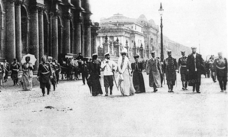 Nicholas II with Alexandra Feodorovna and the Dowager Empress
