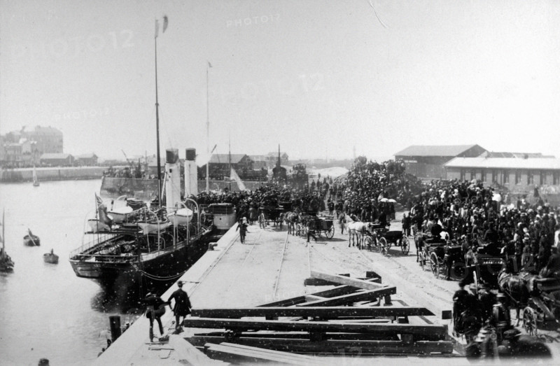 Le Tréport 1888, départ en exil du Comte de Paris