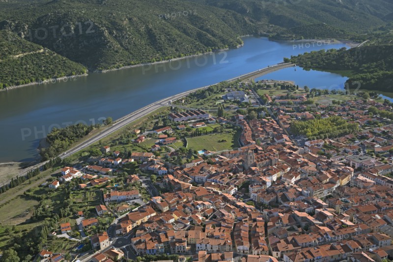Vinça the village and the dam on the Têt, Pyrénées-Orientales