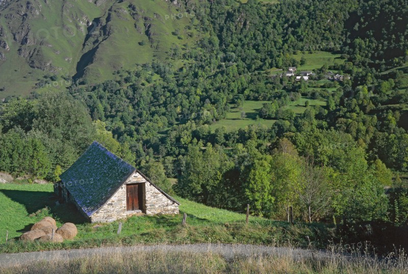 Paysage de la vallée d'Aspe, Pyrénées-Atlantiques