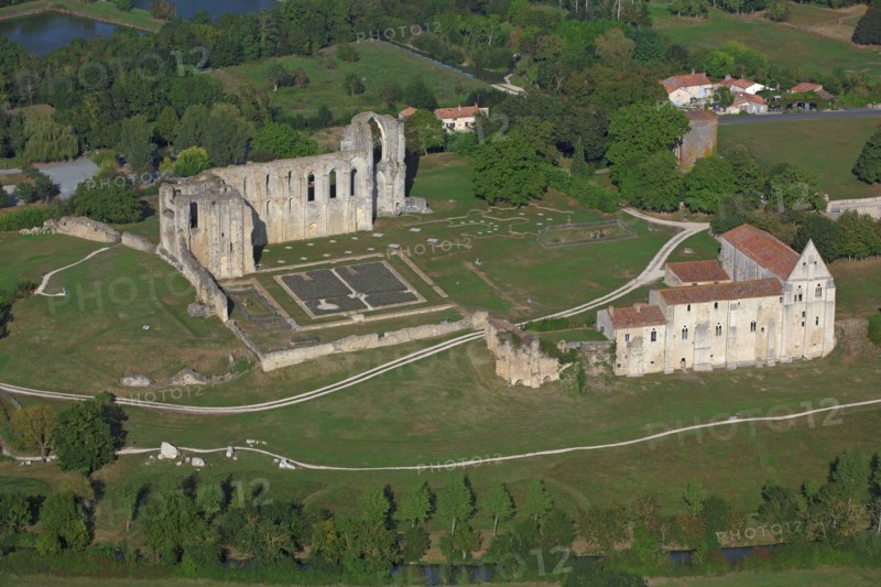 Abbaye Saint-Pierre de Maillezais, Vendée