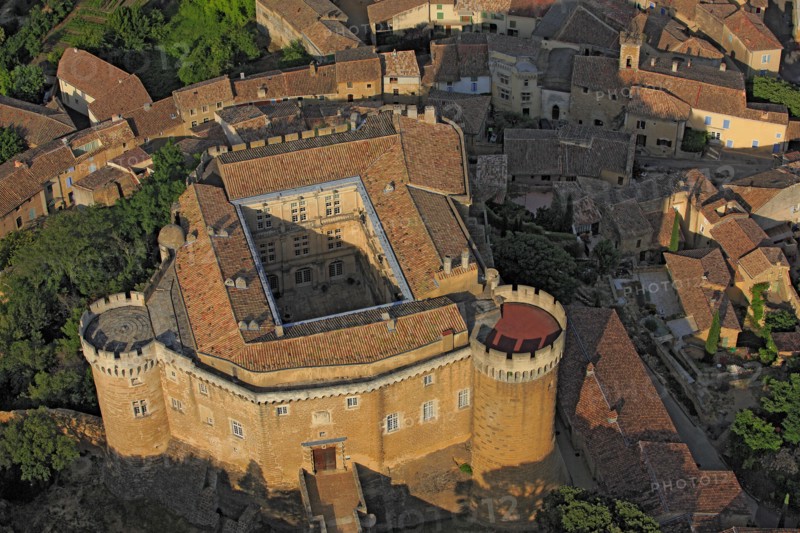Suze-la-Rousse, Drôme