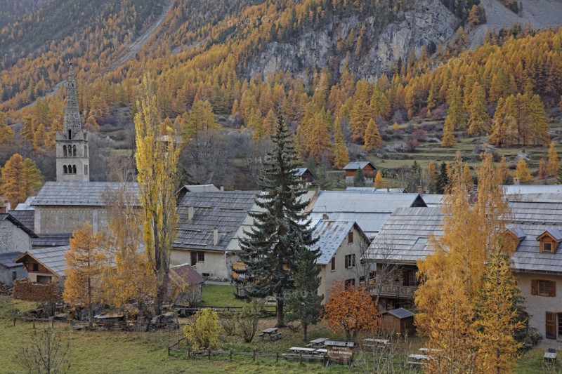 Névache en automne, Vallée de la Clarée, Hautes-Alpes