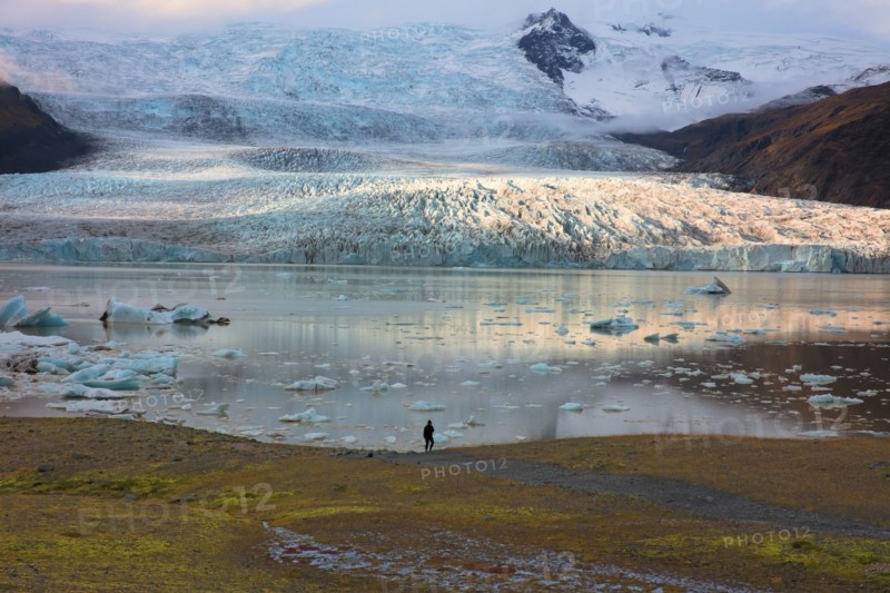 Islande, le glacier Breiðamerkurjökull et la lagune de Jökulsárlón