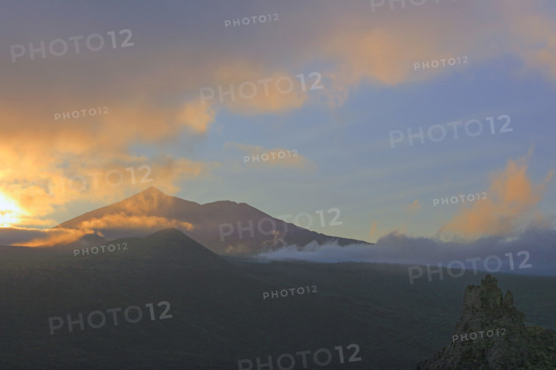 Coucher du soleil sur le volcan du Teide, île de Tenerife