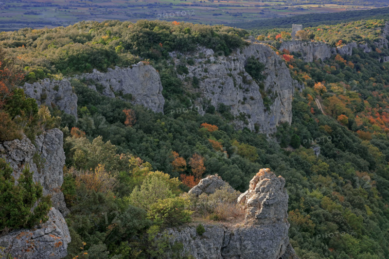 La Tour du Castellas dans le massif du Mont Bouquet