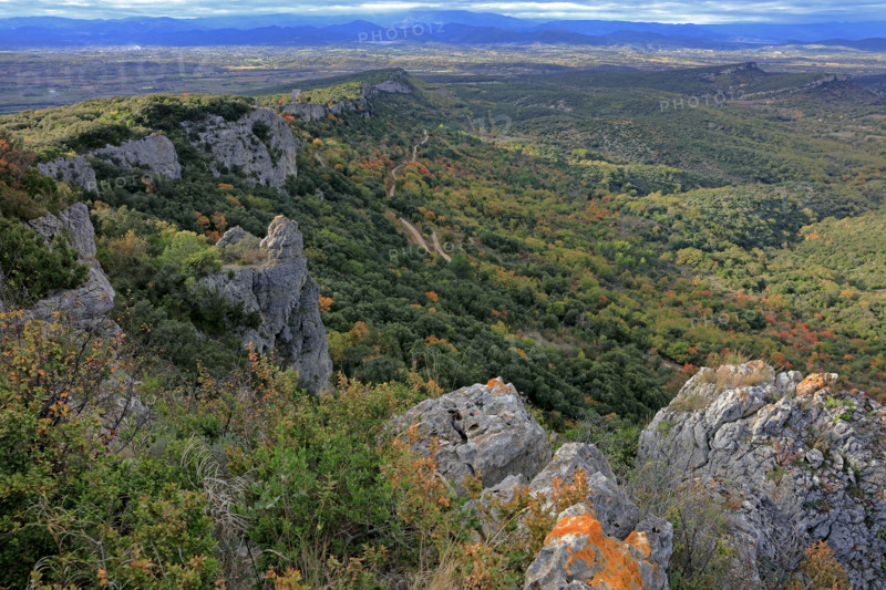 La Tour du Castellas dans le massif du Mont Bouquet