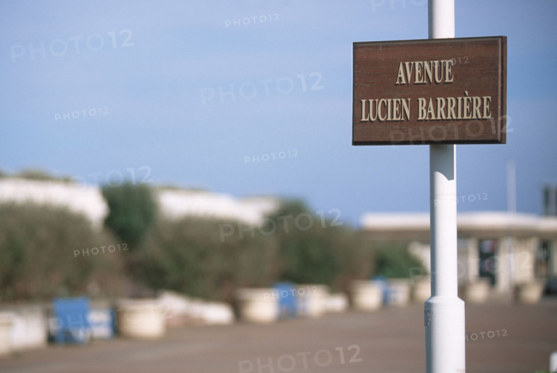 France, Basse Normandie, calvados, cote fleurie, deauville, front de mer, avenue lucien barriere, cid, casino, planches,
