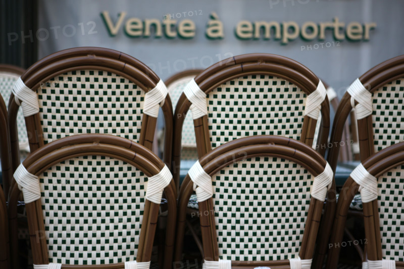 France, Basse Normandie, calvados, cote fleurie, deauville, sieges empiles, brasserie, bar, terrasse, ferme, commerce,