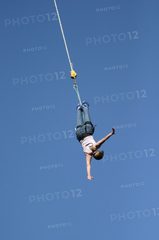 France, Basse Normandie, Calvados, bocage, viaduc de la Souleuvre, saut a l'elastique, bunjy, aj hackett, aventure,
