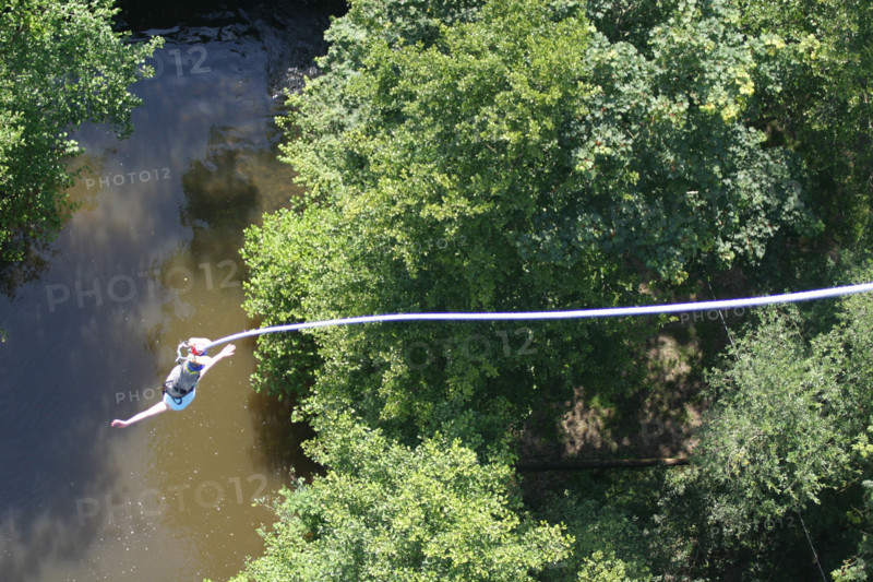 France, Basse Normandie, Calvados, bocage, viaduc de la Souleuvre, saut a l'elastique, bunjy, aj hackett, aventure,