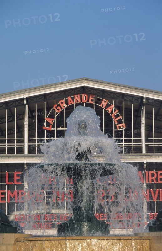 France, Paris 19e, fontaine des Lions de Nubie, eau, grande halle de la Villette