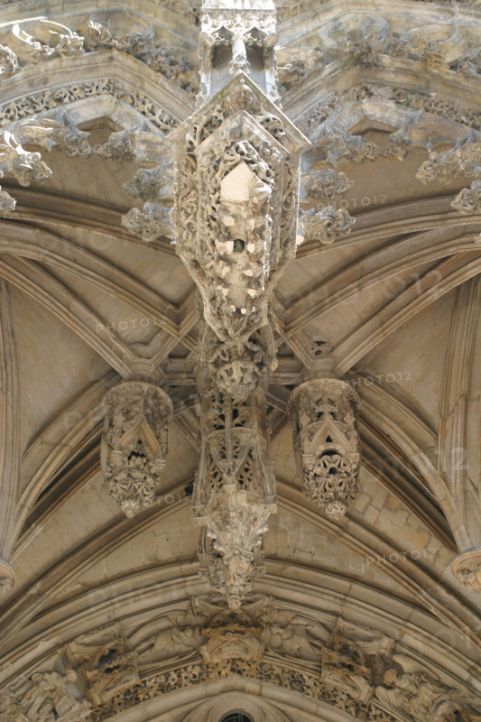 France, Haute Normandie, eure, louviers, eglise, detail, porche, cle de voute, cul de lampe, art gothique,