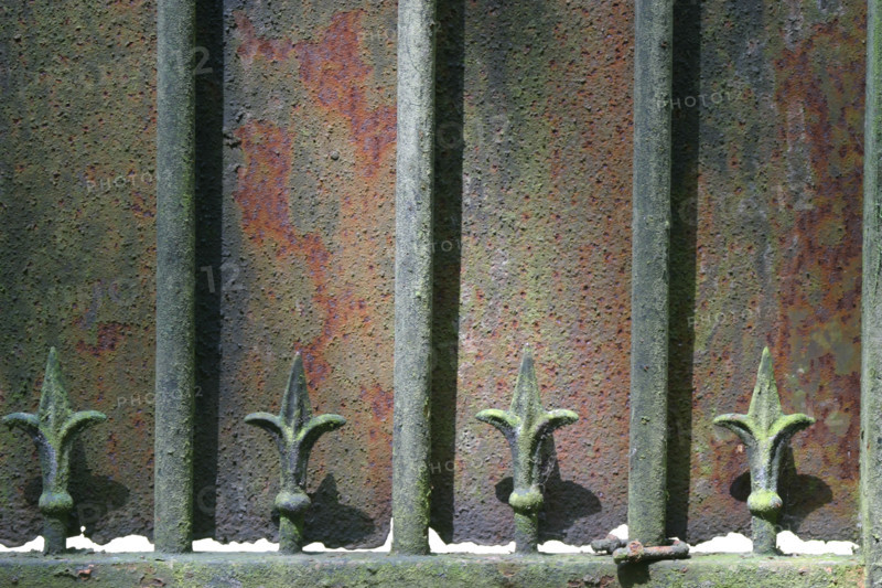 France, Haute Normandie, eure, detail portail au sommet de la cote des deux amants, amfreville sous les monts,