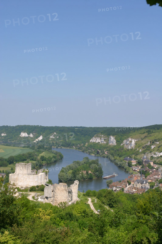 France, Haute Normandie, vallee de la Seine, eure, les andelys, chateau gaillard, vestige, richard coeur de lion, vue sur le village des andelys et la boucle de la Seine,