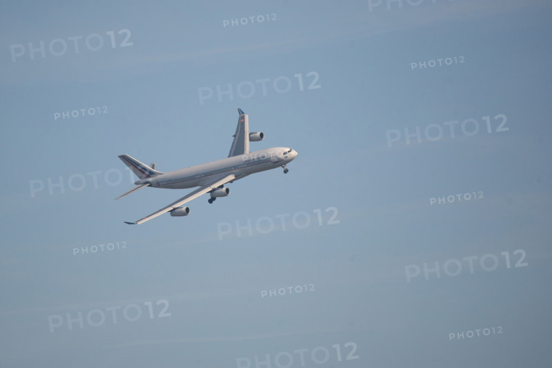 France, Normandie, eure, pays d'evreux, gauciel, airbus de la republique francaise en exercice de vol a la base aerienne 105 d'Evreux, avion, ciel bleu