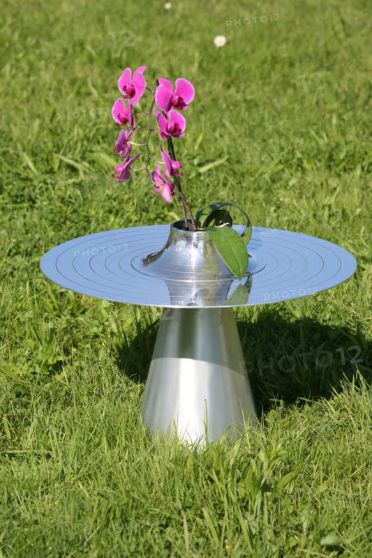 France, Normandie, Manche, villedieu les poeles, creation, design, table basse en aluminium realisee a l'atelier du cuivre