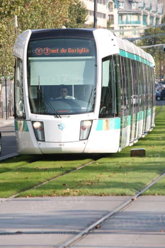 France, Paris 15e, tramway, boulevards des marechaux, RATP, tramway, entre pont du garigliano et balard