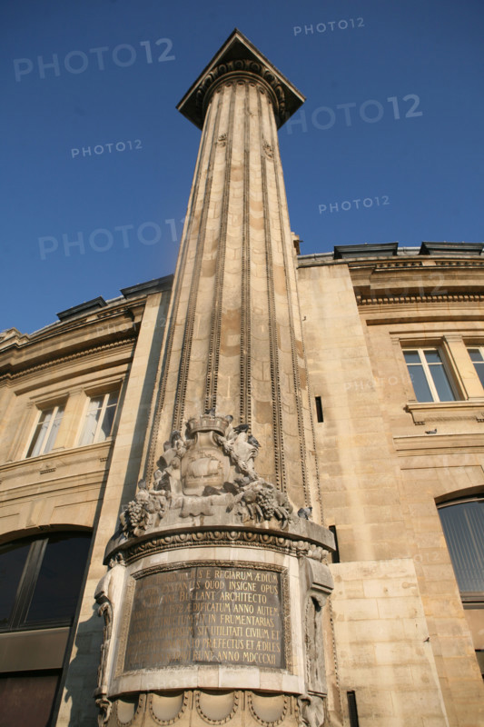 France, Paris 1e, les halles, rue de viarmes, colonne astrologique, bourse du commerce,