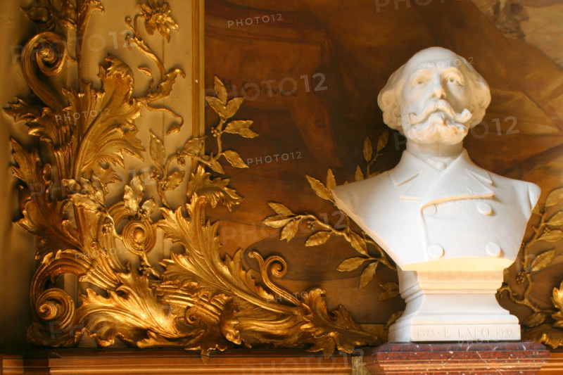 France, Paris 2e, opera comique, salle Favart, place Boieldieu, salle de spectacle, foyer, sculpture, statue, buste de Lalo