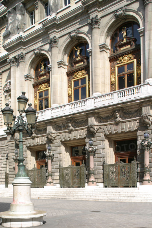 France, Paris 2e, opera comique, salle Favart, place Boieldieu, salle de spectacle, facade sur la place,