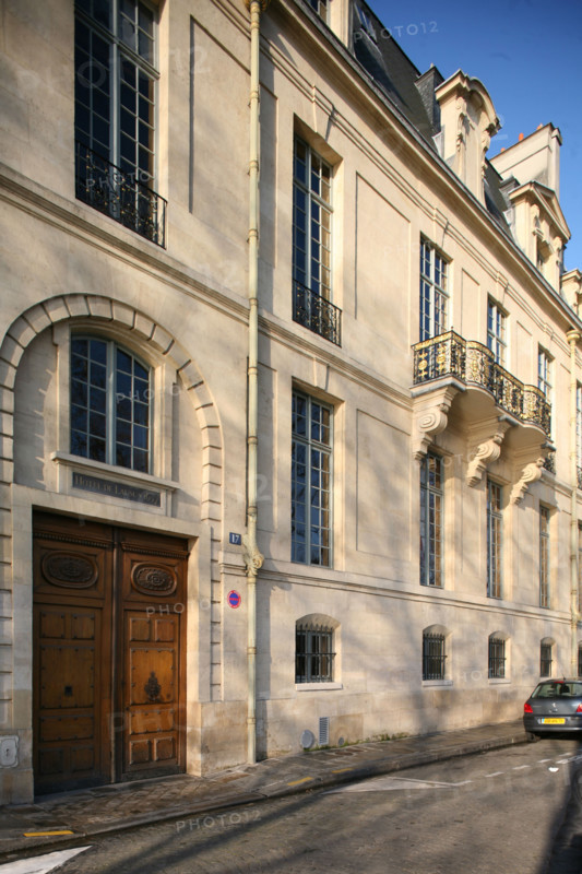 France, Paris 4e, ile saint louis, hotel de lauzun, 17 quai d'anjou, propriete de la ville de Paris, facade sur rue,
