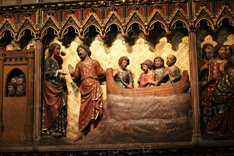 France, Paris 4e, ile de la cite, cathedrale Notre-Dame de Paris, art gothique et neo gothique, detail bas reliefs, deammbulatoire autour du choeur