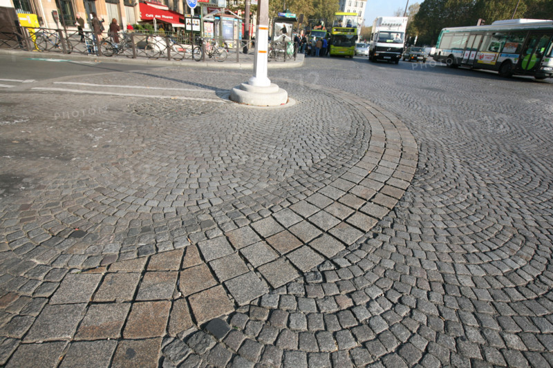 France, Paris 4e, place de la bastille, materialisation au sol de l'ancienne prison de la bastille, paves,