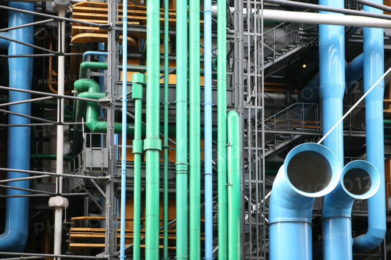 France, Paris 4e, beaubourg, centre Pompidou, parvis, facade, architectes richard rogers et renzo piano, rue du renard, tubes,