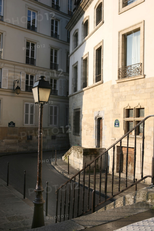 France, Paris 4e, ile de la cite, quai aux fleurs/ rue des ursins, fausse maison medievale