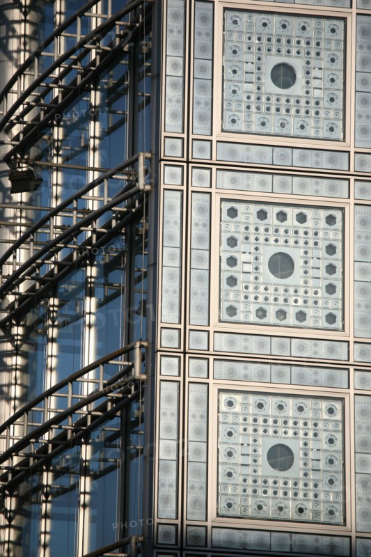 France, paris 5e, institut du monde arabe, jean nouvel architecte, place mohammed V, detail des fenetres a diaphragme, moucharabieh,