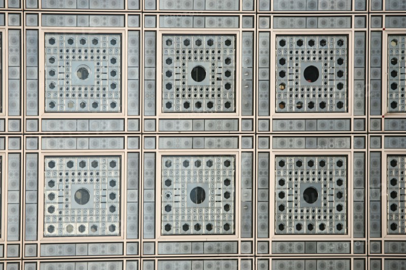 France, Paris 5e, institut du monde arabe, jean nouvel architecte, place mohammed V, detail des fenetres a diaphragme, moucharabieh,