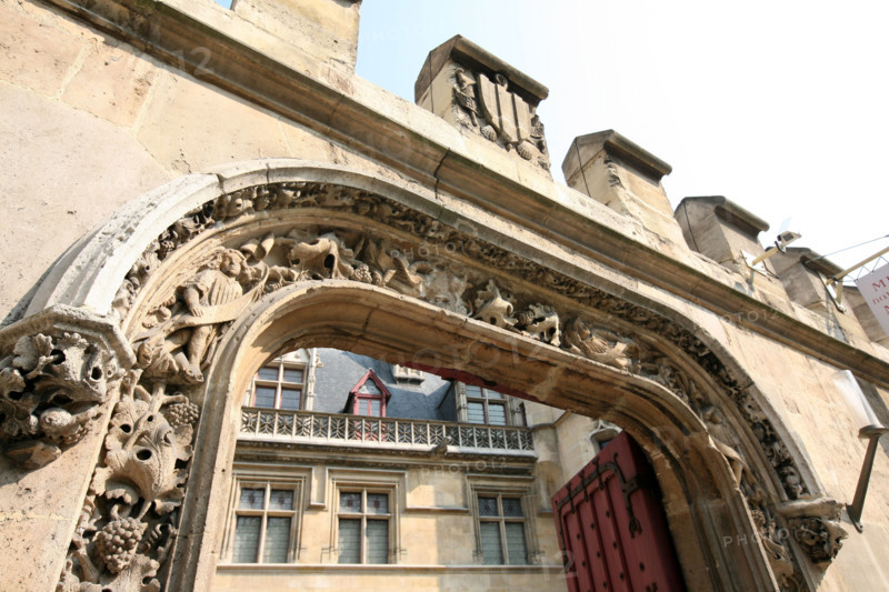 France, Paris 5e, hotel de cluny, musee du moyen age, cour d'honneur, 6 place painleve, rue du sommerard, detail ornements, tour, orche