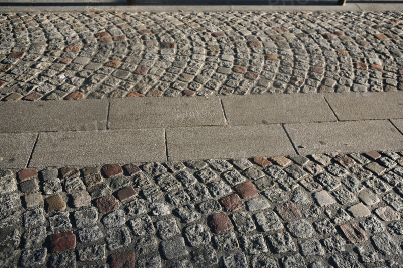 Paris 6e pave Parisien - rue de l'ecole de medecine