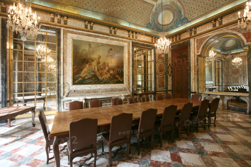 France, Paris 7e, hotel particulier, hotel de Behague, ambassade de roumanie, 123 rue saint dominique, salle a manger, tableau de Boucher la re naissance de venus