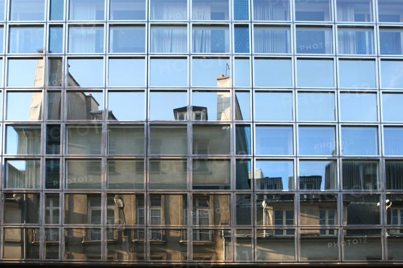 France, management of opera bastille