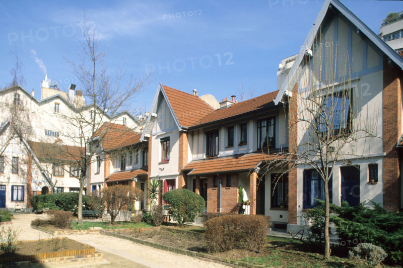 France, Paris 13e, la petite alsace - rue daviel, maisons, pavillons, pans de bois,