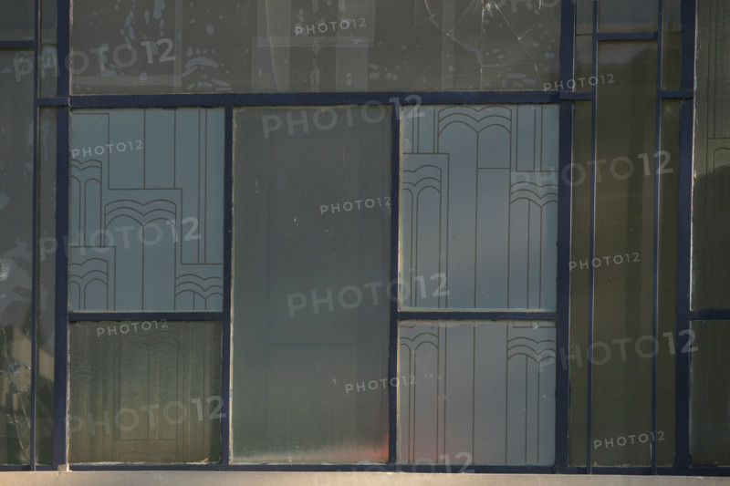 France, Paris 14e, boulevard jourdan, station rer, cite universitaire, art deco, detail verre grave,