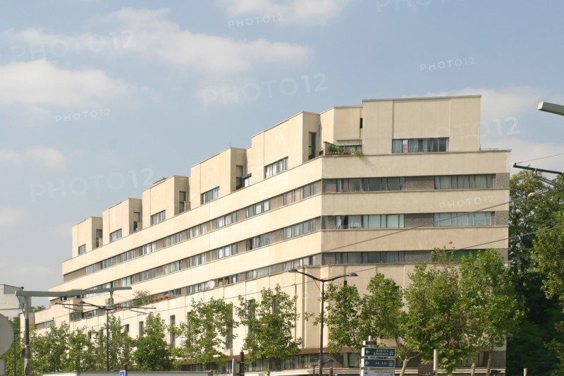 France, Paris 15e immeuble style paquebot, 3bd victor, architecte pierre patout, art deco,