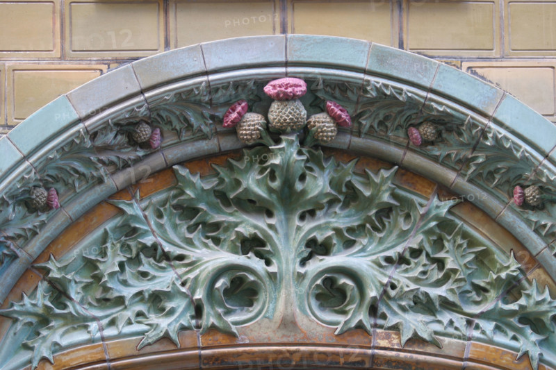Building 2 rue Eugène-Manuel in Paris